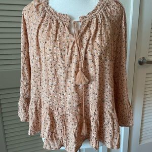 Women's blouse top - peach floral - Hippie Rose - NWT - Size M